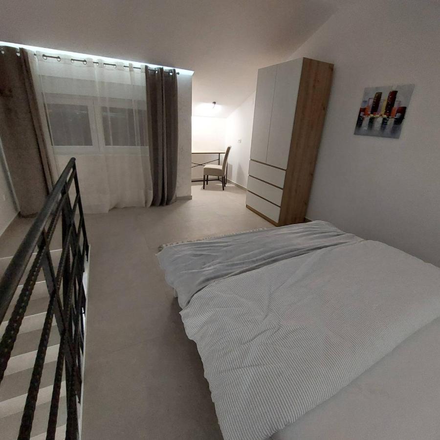 Apartman Lux Jelena Surčin Exterior foto