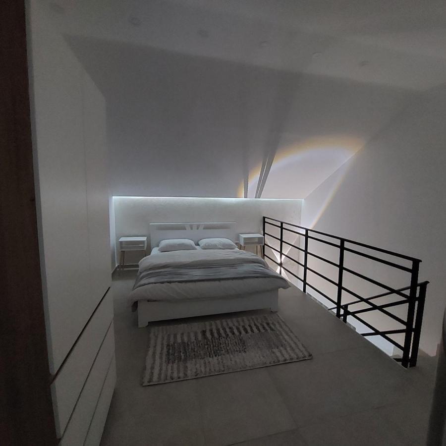 Apartman Lux Jelena Surčin Exterior foto