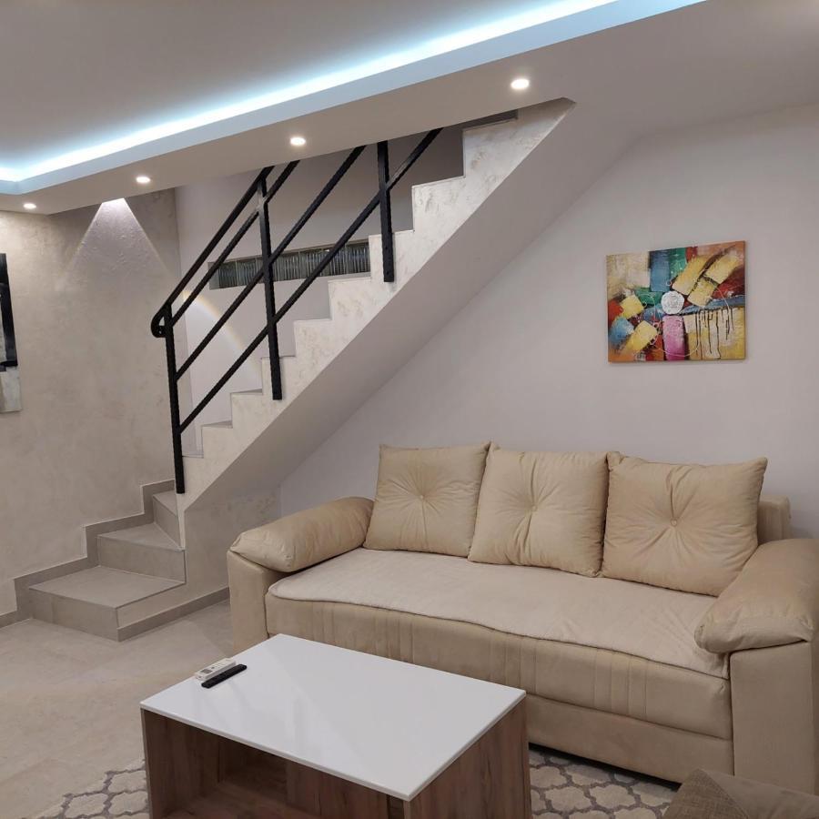 Apartman Lux Jelena Surčin Exterior foto