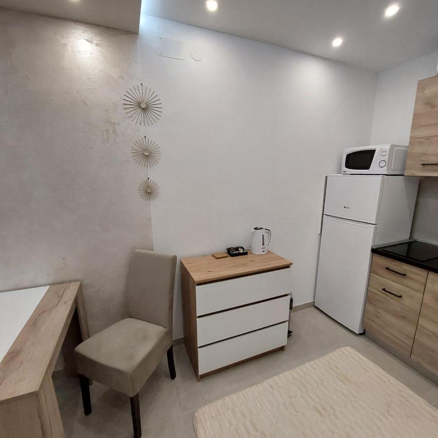 Apartman Lux Jelena Surčin Exterior foto